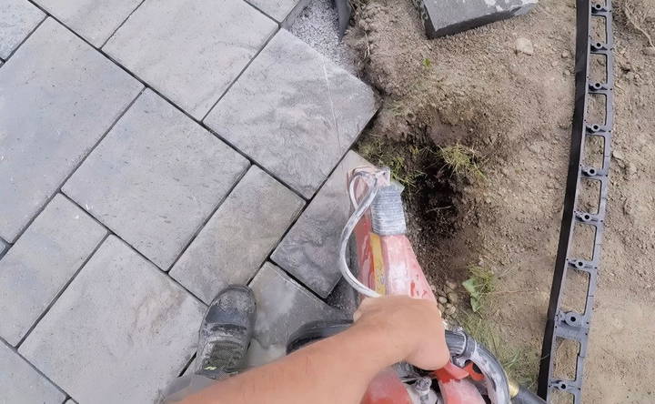 cut pavers with demo saw