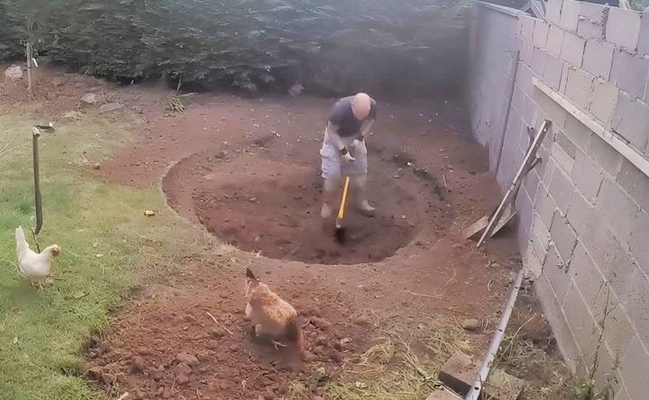 digging the right sized trampoline hole