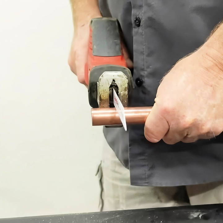 how to cut copper pipe