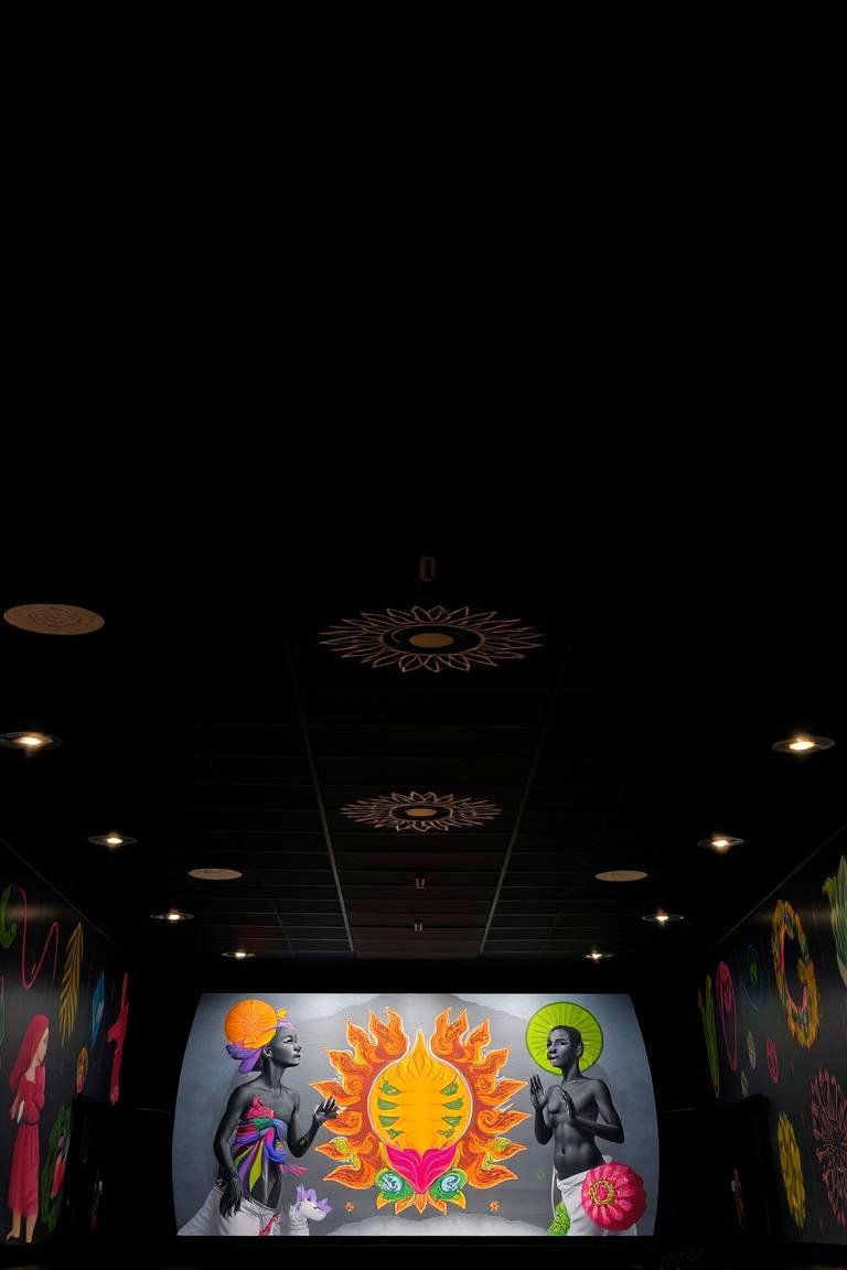 Black Mural Art Ceiling - 24 Black Ceiling Design Ideas