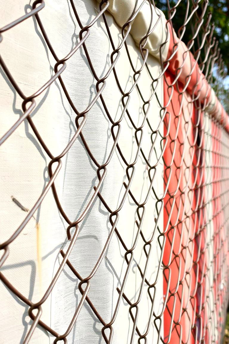 Fabric Covered Chain Link Fence - 24 Cheap Privacy Fence Ideas