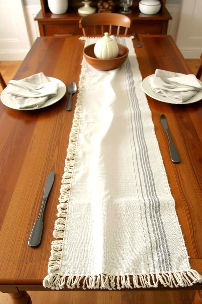 Farmhouse Inspired Table Runner - 24 Friendsgiving Decor Ideas