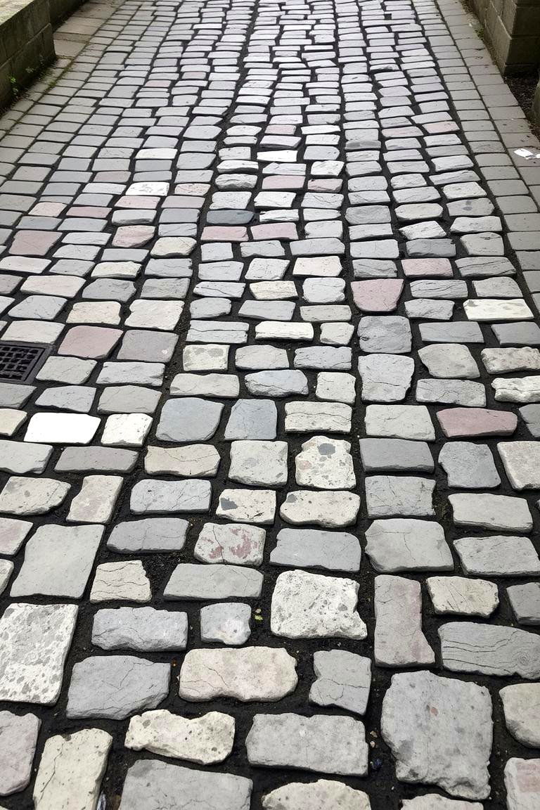 Heritage Style Cobble Path - 24 Cobble Stone Walkway Ideas