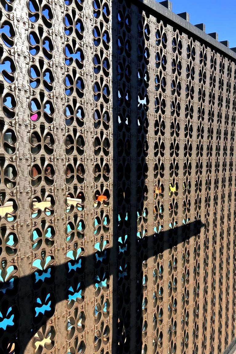 Patterned Metal Fencing - 24 Pool Fence Ideas
