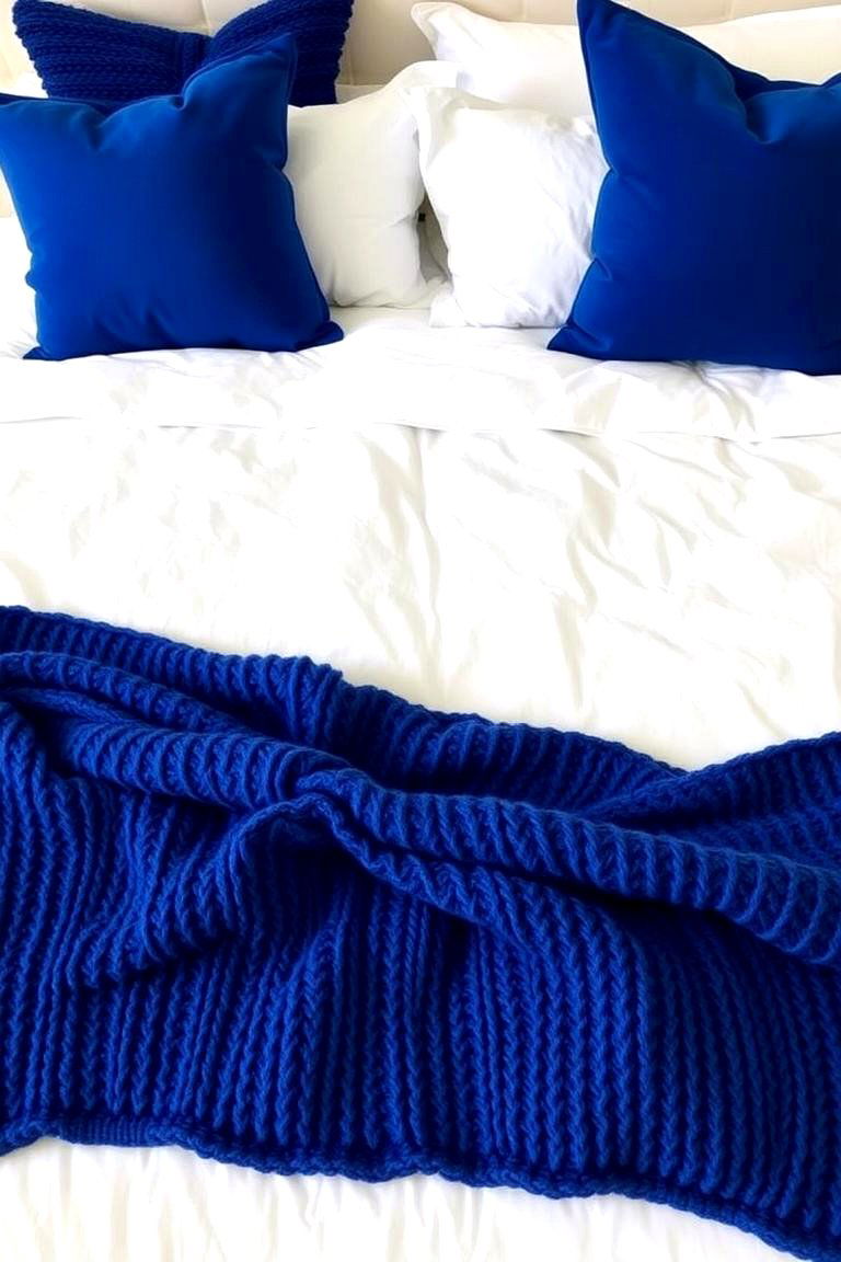 Royal Blue Throw Pillows and Blankets - 24 Royal Blue Bedroom Ideas
