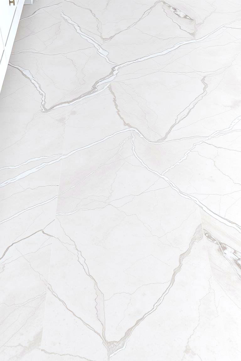 Veined Marble Beauty - 24 Marble Kitchen Floor Ideas