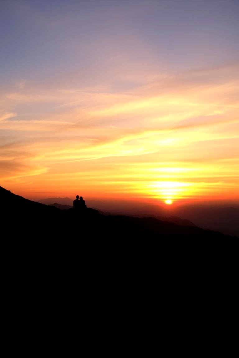 Watch the Sunrise Together - 24 10 Year Wedding Anniversary Ideas
